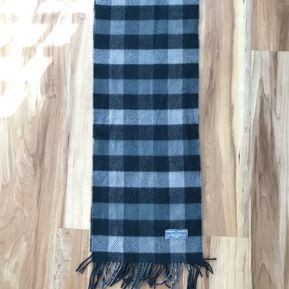 Cashmere scarf